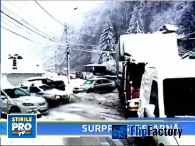 Zeci de turisti blocati in Muntii Bucegi! "Coada" pe autostrada de 15 km