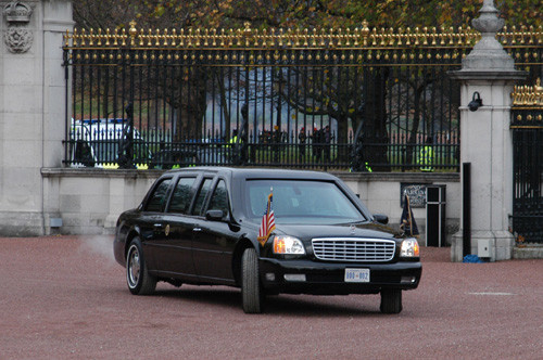 Limuzina lui Barack Obama polueaza aerul!