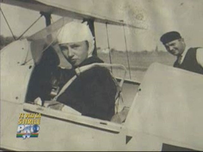 Te vezi la Stirile Pro Tv: Escadrila Alba - Viata ca un zbor (partea I)