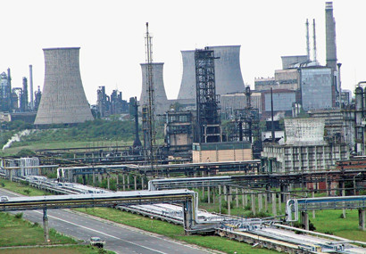 Protest zgomotos luni dimineata la Arpechim Pitesti!