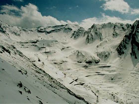 Un student surprins de avalansa a fost gasit mort in Bucegi