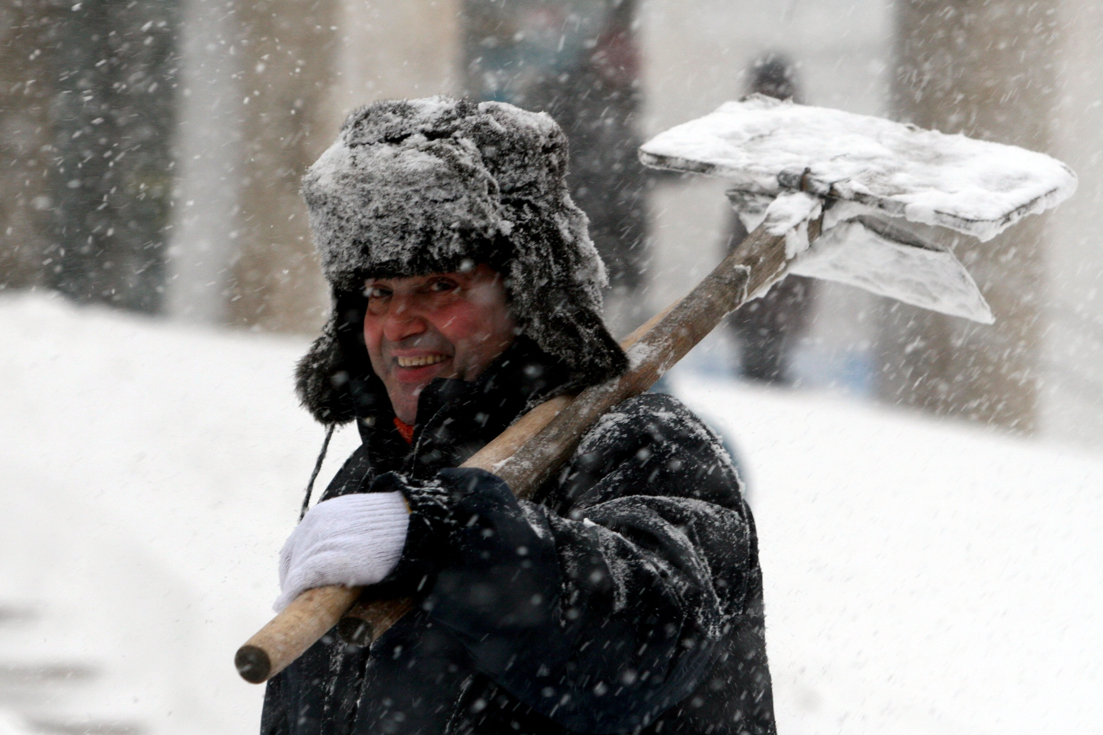 Un drum national a fost inchis si pe celelalte se circula cu dificultate!