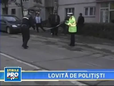 Fetita de 12 ani lovita pe trecerea de pietoni de masina politiei!