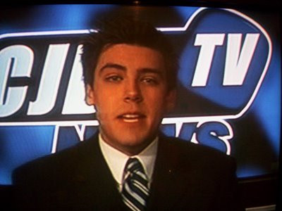 Prezentator de stiri, in bataia pustii! Chiar in studio