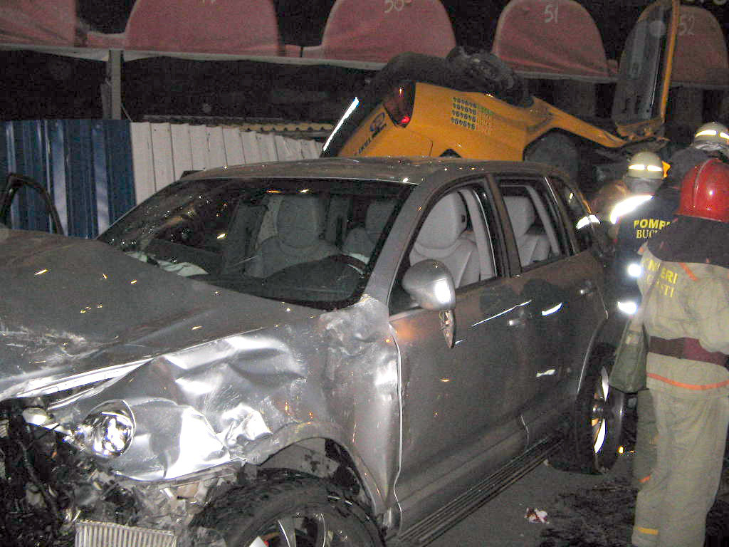 Doi tineri si-au pierdut viata intr-un tragic accident la Vaslui