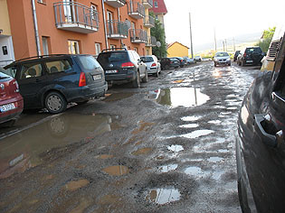 Soferii hunedoreni au invins! Dupa protestul lor, incepe in sfarsit "Marea asfaltare"