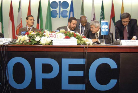 OPEC estimeaza o reducere a productiei cu 1-1,5 milioane de barili pe zi
