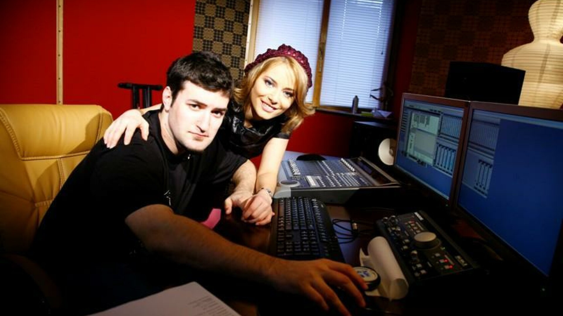 Laura Cosoi si Smiley s-au aliat la MTV