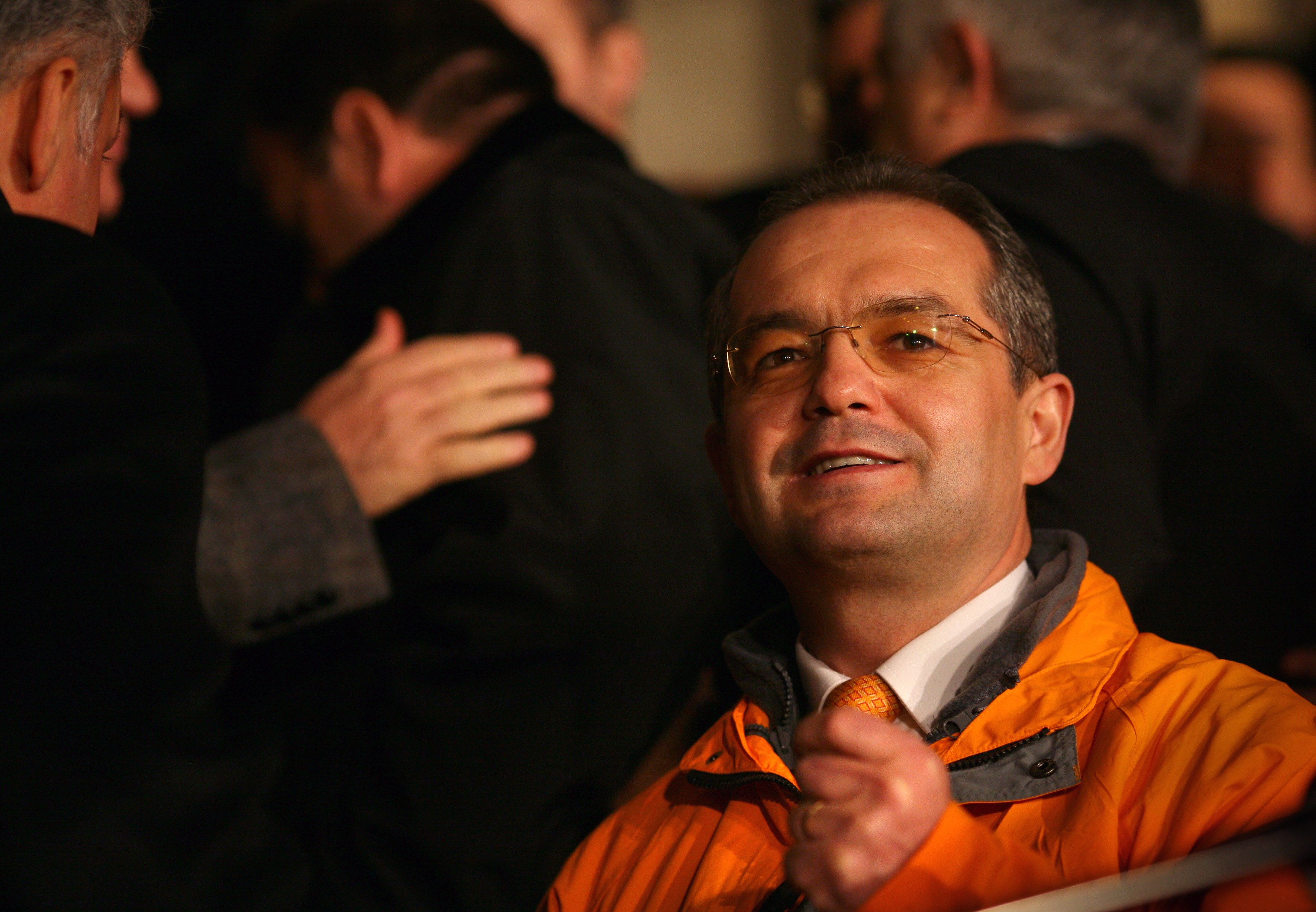 Vezi cine e sub Fecioara de la Victoria!