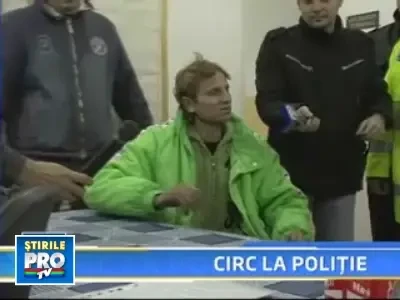 "Am sa beau, sa beau, sa beau, pan-o face mata 'miau'!"