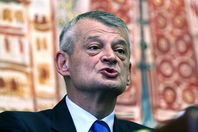 Sorin Oprescu supravegheaza Capitala cu ajutorul pensionarilor!