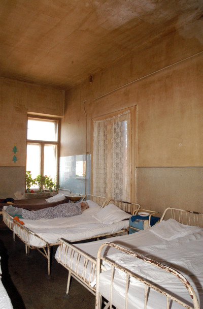 Lipsa personalului din spitale duce la practici umilitoare