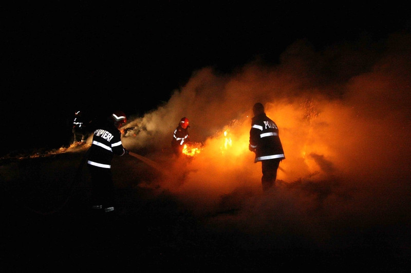 Singura masina a politiei dintr-o comuna constanteana s-a facut scrum
