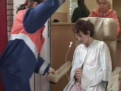 A snopit-o in bataie, a legat-o cu lanturi, dar nu vrea sa il reclame