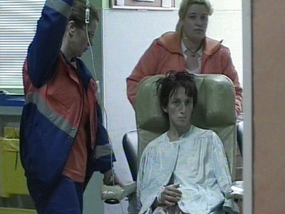 A snopit-o in bataie, a legat-o cu lanturi, dar nu vrea sa il reclame