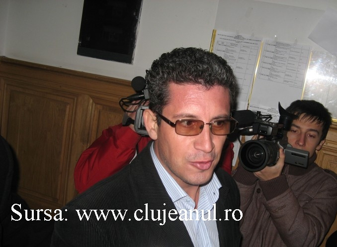 A iesit din arest, ca sa-si ia certificatul de parlamentar!