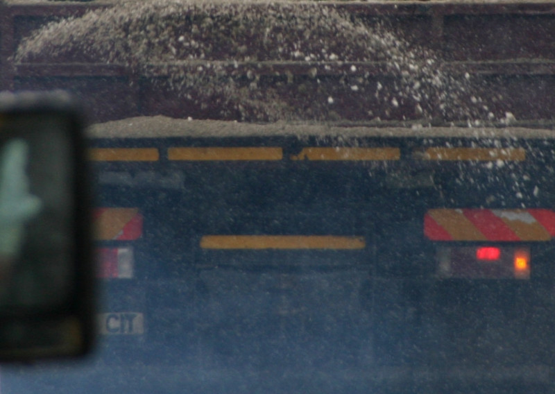 Patru tineri din Bucuresti, la un pas de moarte pe DN1, la Posada!