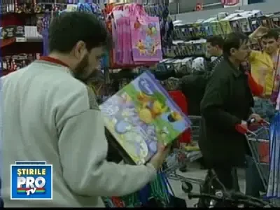 Aglomeratie in magazine. Ajutoarele lui Mos Nicolae au iesit la cumparaturi