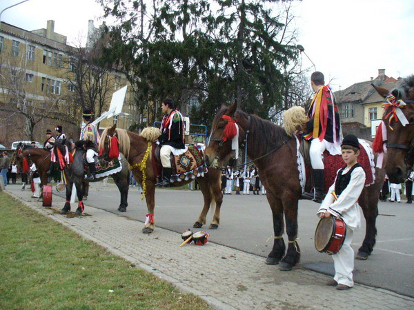 Spectacol de acrobatie in centrul Sibiului
