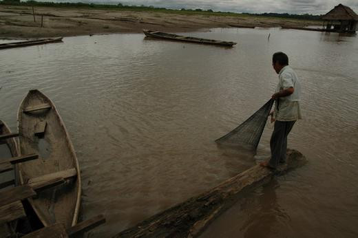 Un baietel de 9 ani s-a inecat in lacul de langa Curtea de Arges