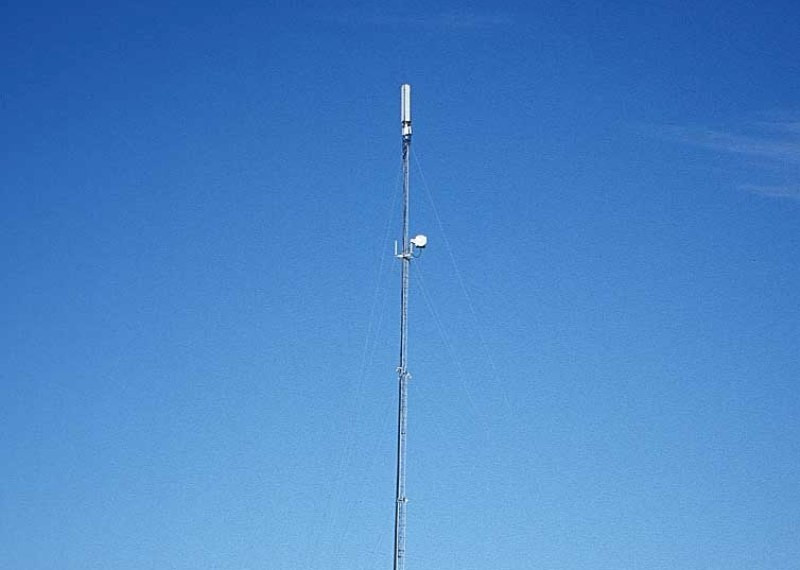 Revolta intr-un cartier din Buzau, din cauza unei antene de telefonie