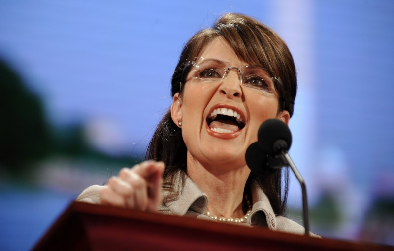 Sarah Palin a platit 165.000 de dolari pe machiaj si coafura!