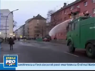 Confruntari violente la Berlin, intre politie si activistii de stanga