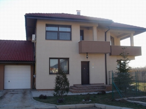 De ce sa te chinui in camin? Inchiriaza o vila cu alti studenti!