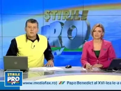 El, 93 de ani. Ea, 86 de ani. Misiune: casatoria!