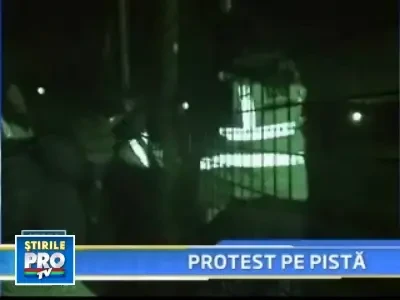 Nu au vrut o noua pista si pace! Au blocat aeroportul