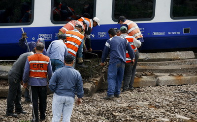 Au murit dupa ce masina in care se aflau a fost spulberata de un tren