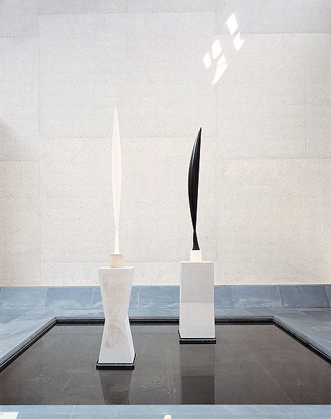 "O padure de sculpturi" la Muzeul National de Arta