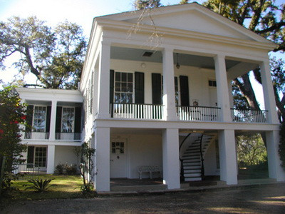 Au spart in doua nopti, patru vile! Este isprava unor hoti din Ploiesti