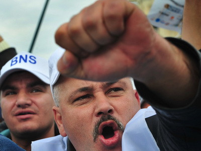 Taxa auto a scos furia din soferi! Vezi aici imagini