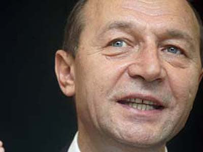 Basescu: Singurul care va poate da detalii despre retragere este Stolojan