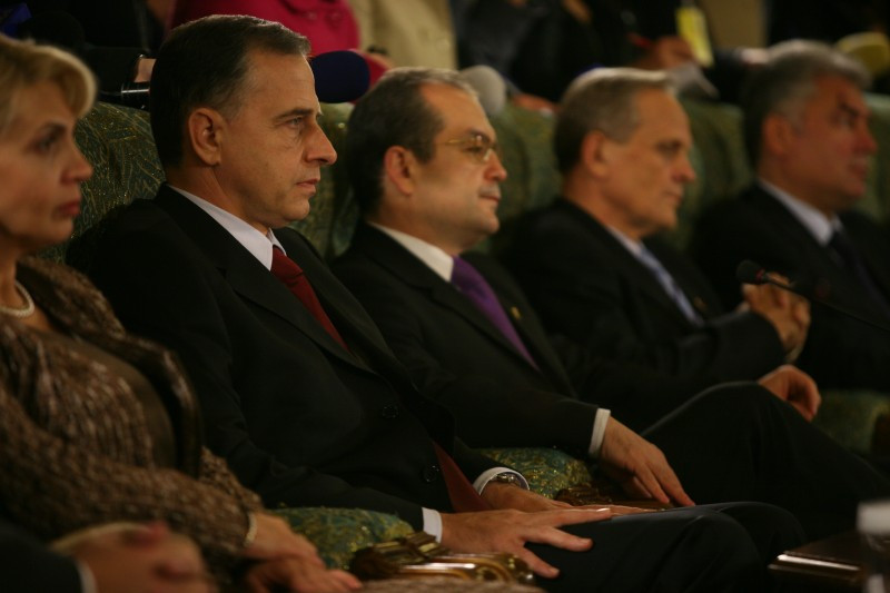 Pedelistii i-au promis lui Geoana locul doi in CSAT