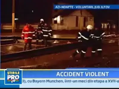 S-a infipt cu masina imprumutata de la un prieten direct intr-un parapet!