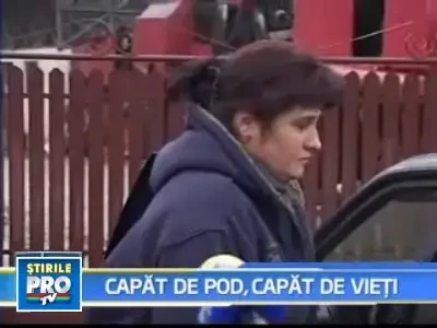 2 persoane au murit intr-un grav accident rutier. Masina s-a rupt in doua