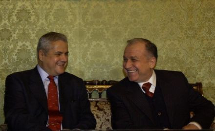 Iliescu si Nastase, absenti de la semnarea parteneriatului PSD- PD-L