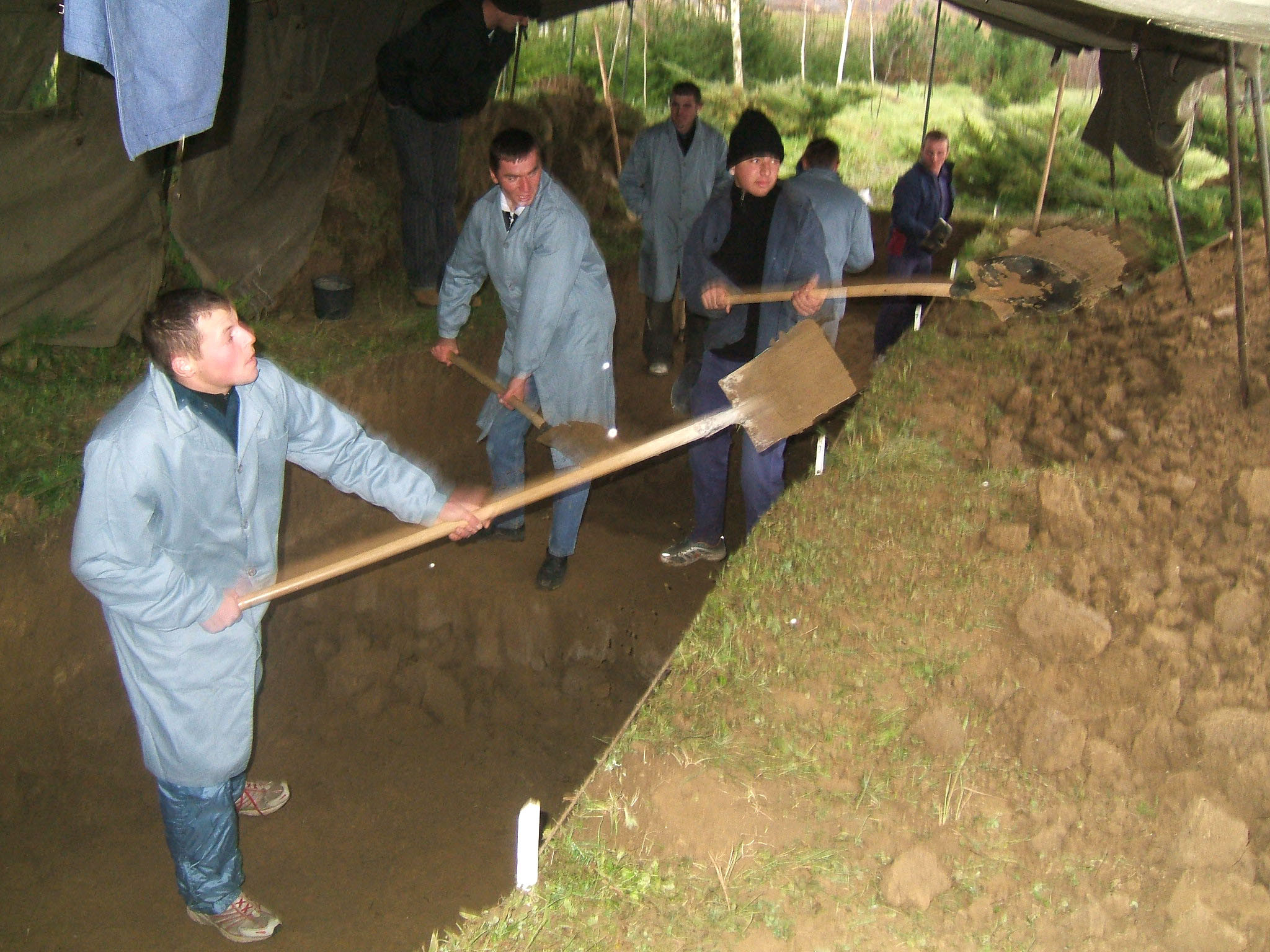 Craiova: doi muncitori au murit striviti de tone de pamant