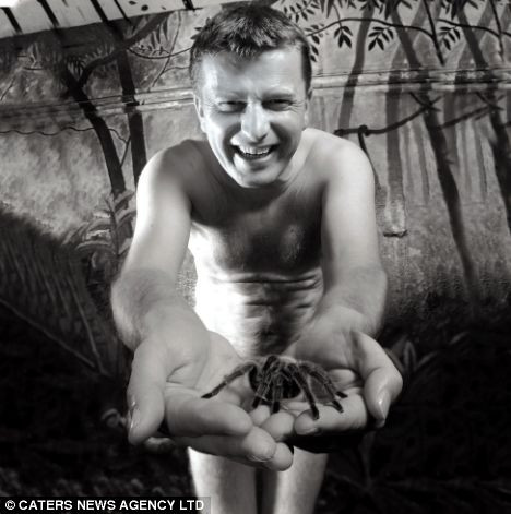 Calendar sexy la gradina zoologica! In scopuri caritabile, evident