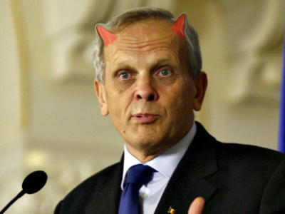 Bai, doamnelor si domnilor, va las!