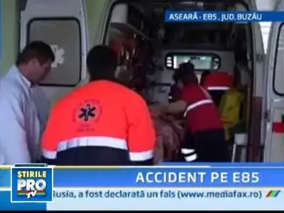 Trei oameni grav raniti intr-un accident petrecut in judetul Buzau
