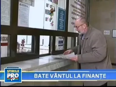 Nimeni nu plateste noua taxa auto. Bate vantul la ghisee