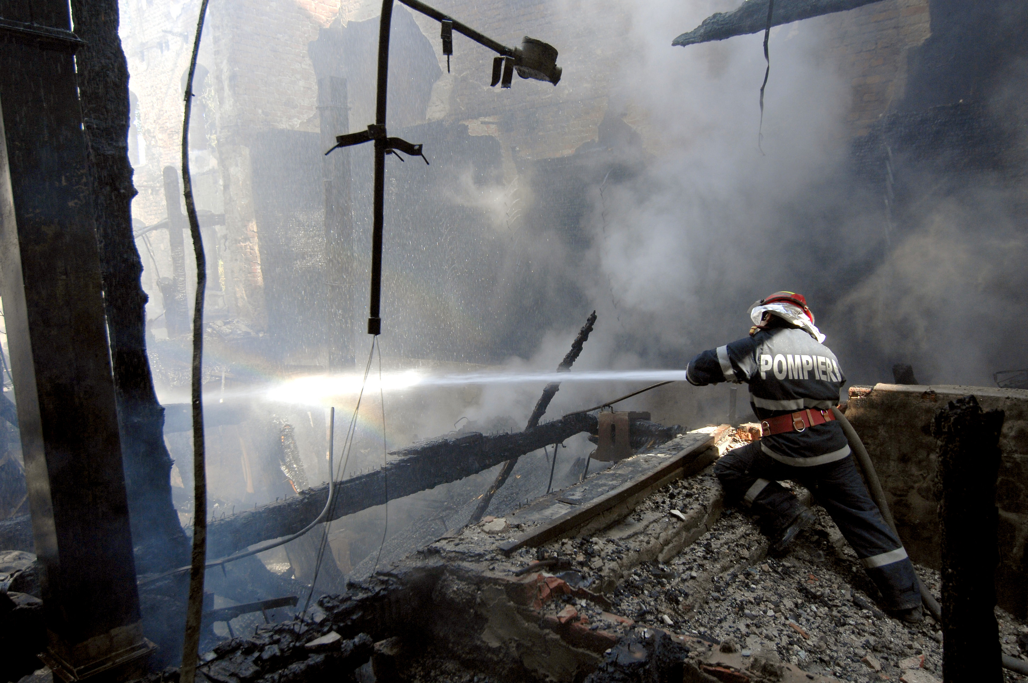 Patru copii au murit in Turcia dupa prabusirea casei lor, din cauza ploii