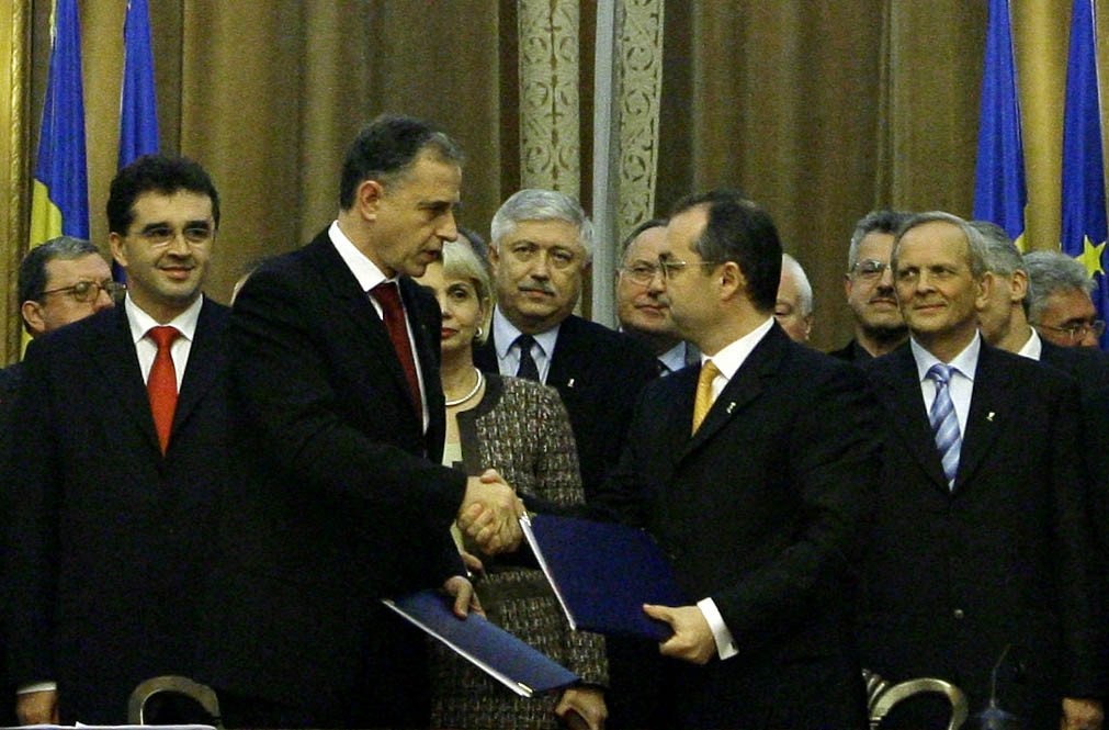 Vise la inceput de drum: salariul minim al romanilor sa fie de 500 de euro