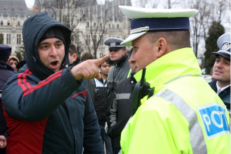 Protest la Iasi impotriva triplarii taxei auto