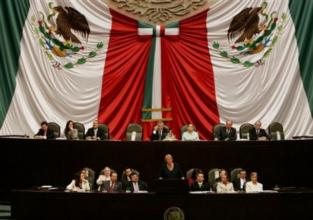 Bataie in toata regula! Au dat discursul politic pe cativa pumni sanatosi