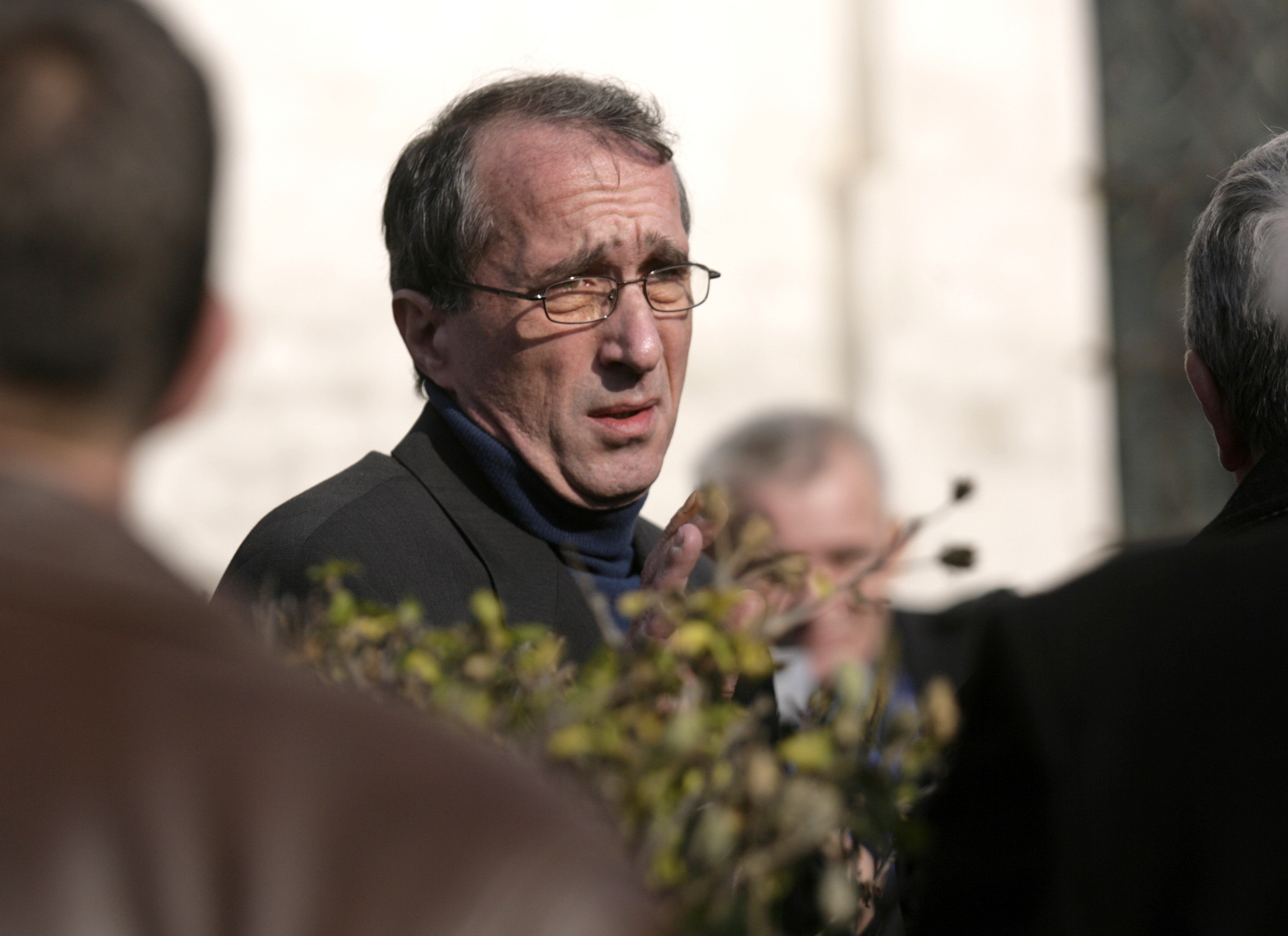 Lupta pentru portelanurile si cristalurile lui Nicu Ceausescu continua. Ce valoare au obiectele