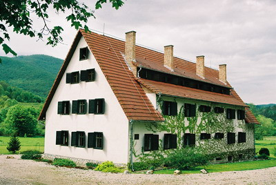 Fie criza cat de rea, nu ratam vacanta!